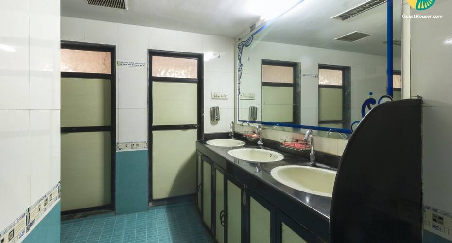 Dorm for a solo traveller, Navi Mumbai 2